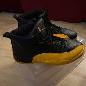 Jordan shoes sneakers men’s black & yellow size 12